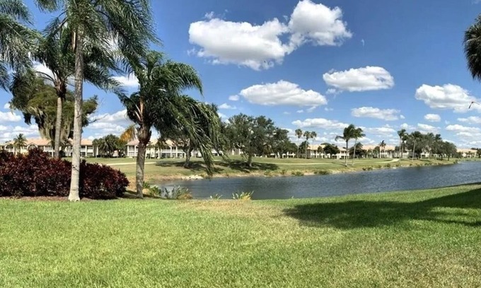 Tropical Cove Condo | Fall Country Club Golf Promotion! 2 Bed/Bath Beautiful Condo in Ft Myers