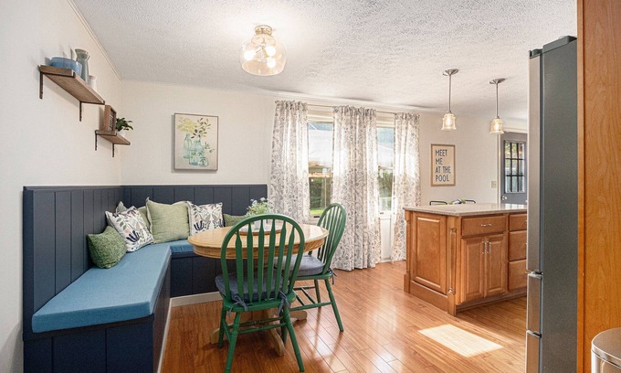 Dowagiac House | Fall Escape w/Game Room + Firepit Table on 1 Acre