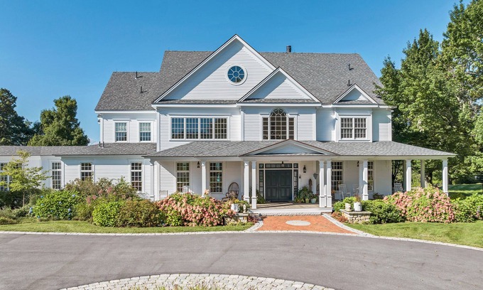 Tuftonboro House | Fall foliage coming soon!
