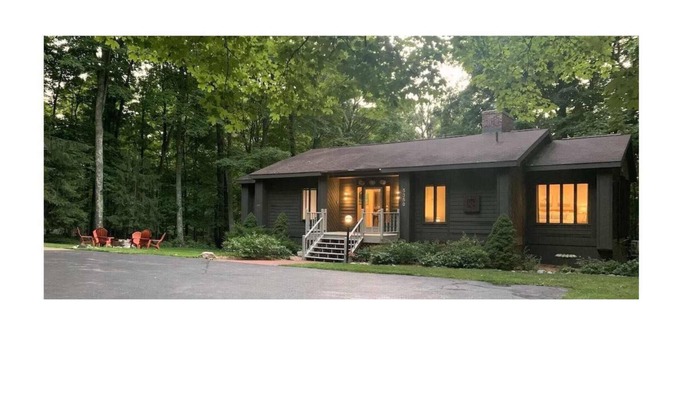 Bellaire House | Fall Golf & Colors: New Listing accommodates 10