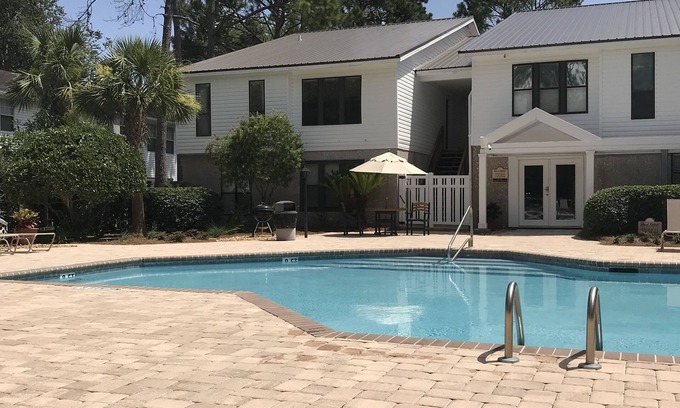 Saint Simons Island Condo | FALL in love with St Simons Island. Plenty of dates available mid- Sept thru Dec