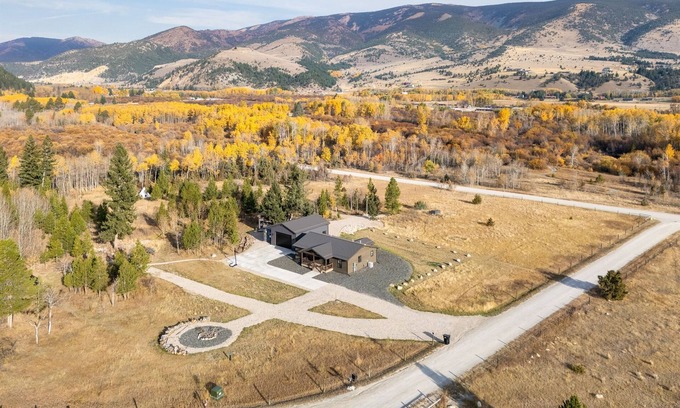 Anaconda Cabin | Fall Mountain Views, Fire Pit, Hunters Welcome!