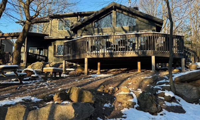 Lake Harmony Estates House | Fall rates have been updated! Lake Harmony 6 BR, Hot tub, game rm, fire pit!