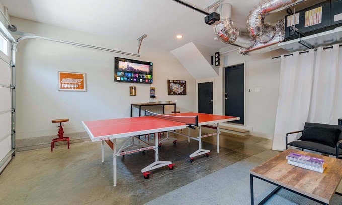 Talbot's Corner House | Fall rooftop deck, ping pong, grill near Broadway and Nissan Stadium