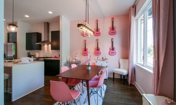 Nashville House | Fall rooftop skyline, Opry karaoke, chef’s kitchen near Broadway & Ryman