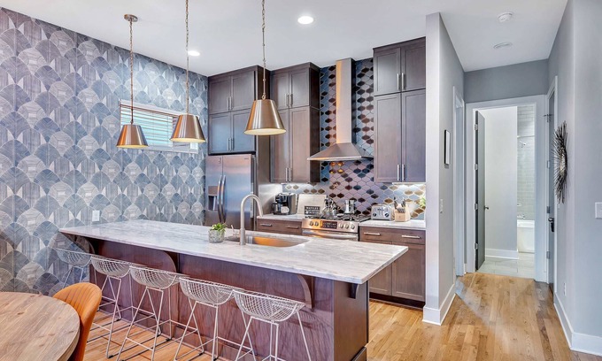 Nashville House | Fall rooftops, game rooms, BBQs, skyline views near Broadway & Nissan Stadium