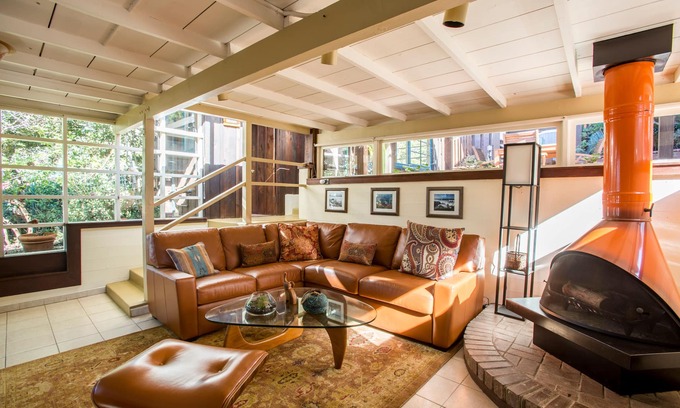 Beach Barber Tract House | Fall Sale! Secluded WindanSea Redwood Beach Bungalow, New Bikes, Hot tub!