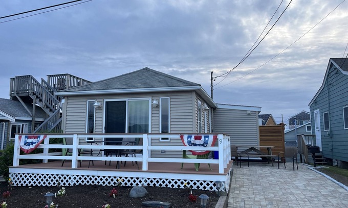 Breakwater Village Cottage | Fall ,Winter rental. 8 month rental