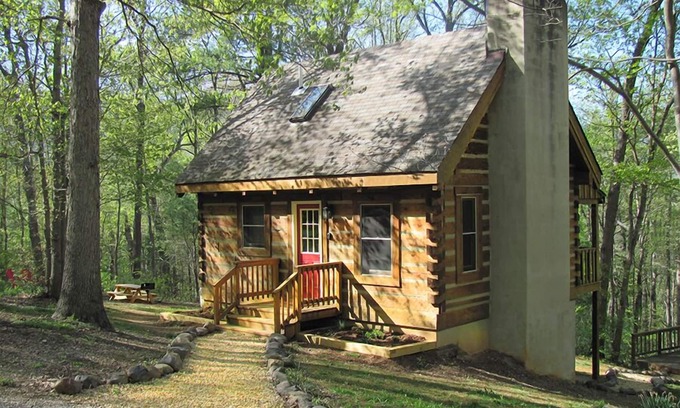 Rileyville Cabin | Falling Leaf Cabin - Rustic Charm With Modern Decor!