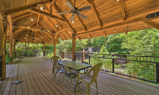 Bella Vista Cottage | Falling Water Chalet Upper Unit: Near Bike Trails!