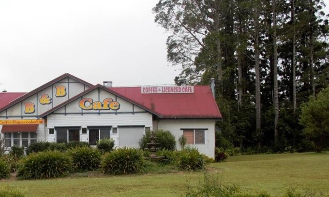 Millaa Millaa Bed & Breakfast | Falls Teahouse B&B