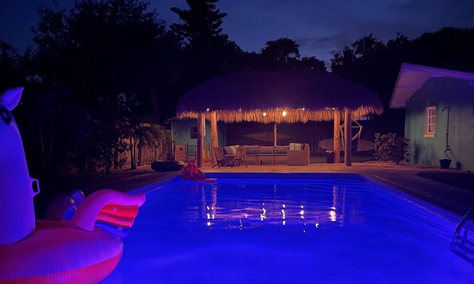 Cocoa Isles House | FallSale~LargePool~Walk2Beach~FirePit~MiniGolf~2Kings~BeachGear~TikiHut~Bikes~