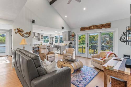 East Falmouth House | Falmouth Amazing Water View