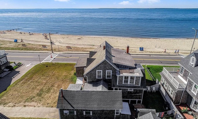 Falmouth Heights Cottage | Falmouth Heights Beach Front House