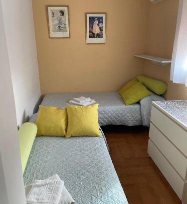 Sevilla Este House | Familia anfitriona acoge