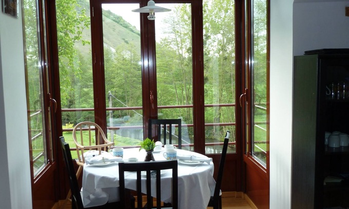 Pitres House | Familial guest house rental for 4 people 20min away from Rouen