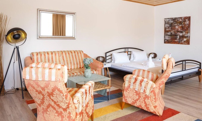 Morbisch am See Cottage | Familien-suite mit Balkon,hofseite, 2 Schlafräume - Pension Laubenhof