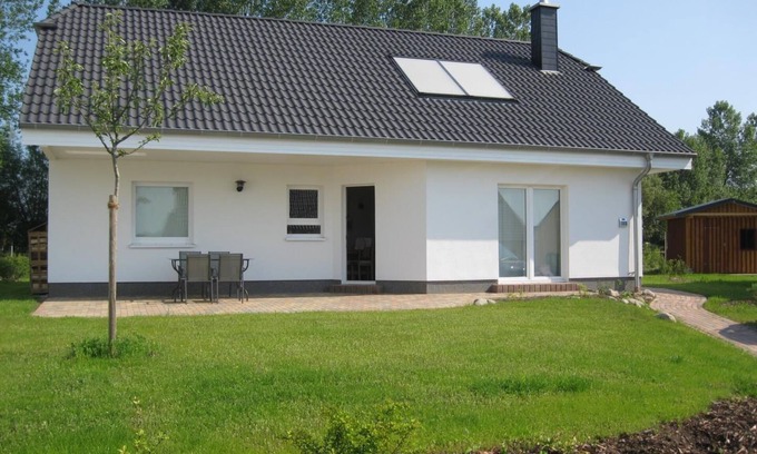 Nienhagen House | Familienfreundliches Ferienhaus im Ostseebad Nienhagen - Urlaub in Ruhiger Umgebung mit Platz für 6 Personen + Baby , Sauna und Kaminofen