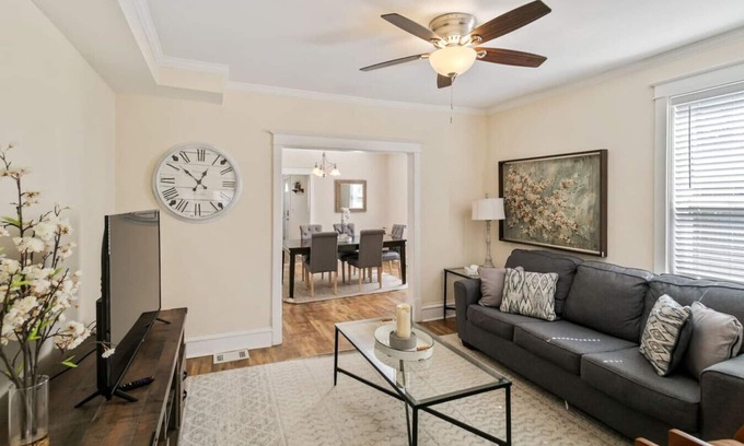 Libertyville House | Families Come Stay DT Libertyville near Naval Base