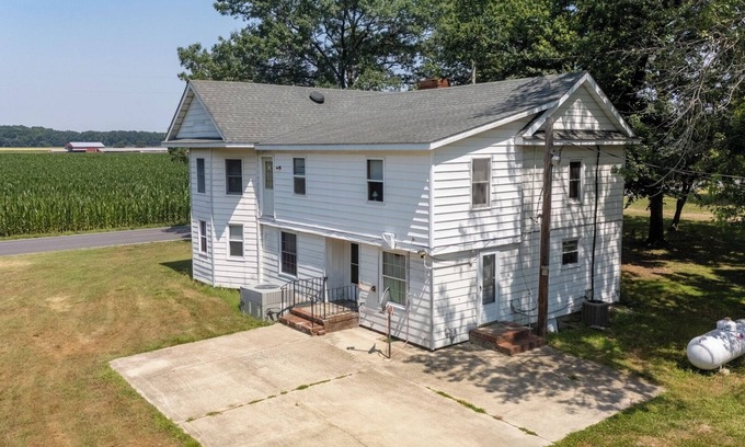 Delmar House | Family 5BR Home – Pets OK, Big Yard and Grill