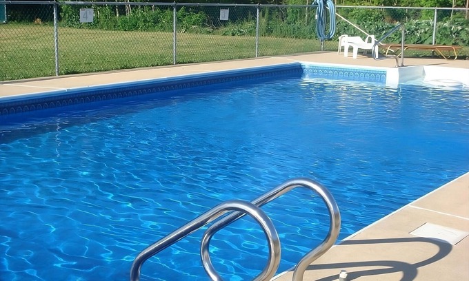 Campbelltown Resort | Family Adventure Trip! 3 Comfortable Units w/FREE Breakfast, Near Giant Center!