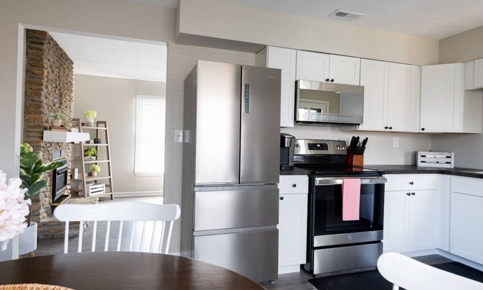 Crestwood House | Family and Pet Friendly Home