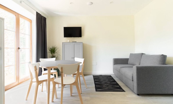 Villaverde de Pontones Apartment | Family apartment with private garden and views of the main garden.