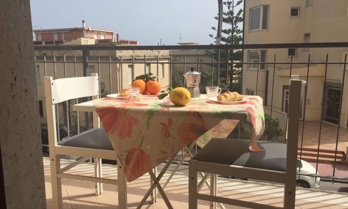Monasterace Apartment | Family apartment a stone's throw from the sea.