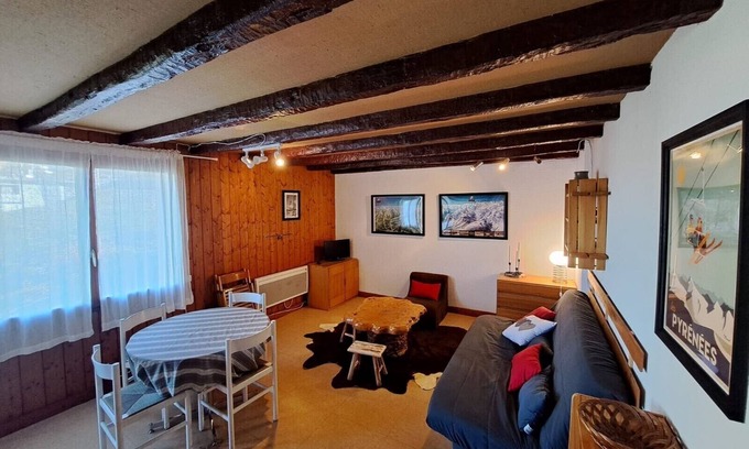 Cadeilhan-Trachere Apartment | Family apartment at the foot of the slopes