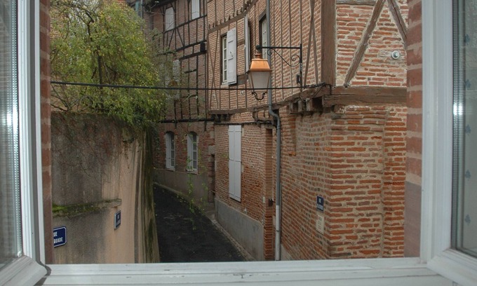Albi Apartment | Family apartment 2/4 people downtown, quiet, Fiber wi-fi