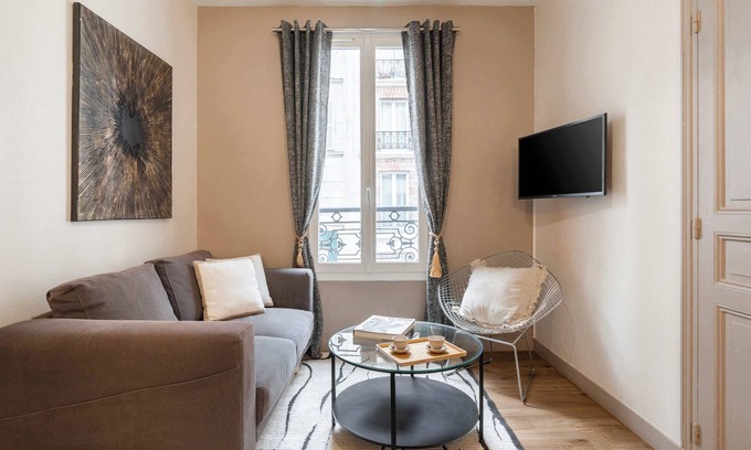 Plaisance Apartment | Family apartment in Paris: 2 bedrooms, WiFi & close to attractions