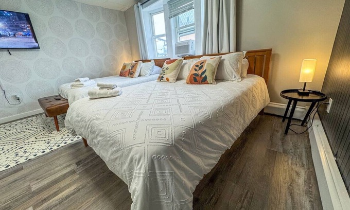 North Ironbound Apartment | Family Apartment near NYC -EWR
