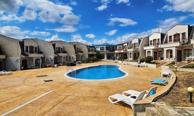 Sunny Beach Apartment | Family apartment with pool