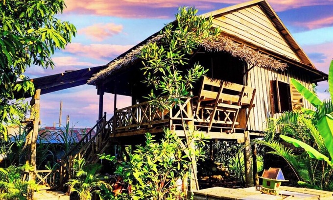 Banan House | Family Batcave Homestay