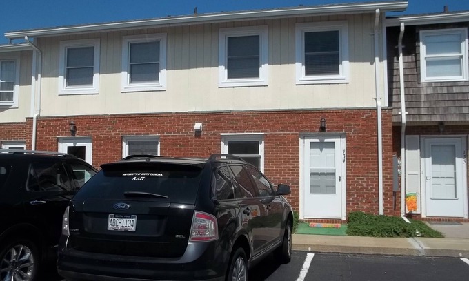 Pine Knoll Shores Condo | Family Beach- Family Values