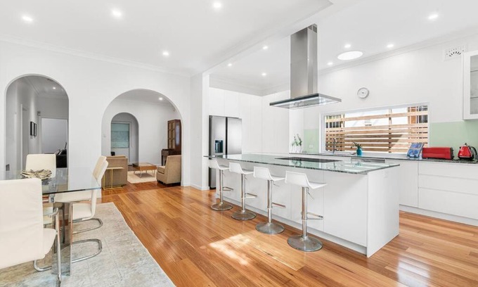 North Bondi House | Family Beach House - spacious w yard AC car space