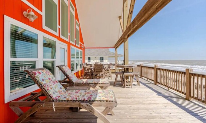 Gilchrist House | FAMILY BEACH FRONT-House with loft
