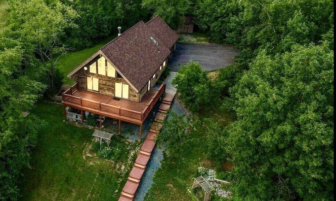 Town of Schodack Cabin | "Family Cabin: Hot Tub, Golf, Games, Sunset, Pet!"