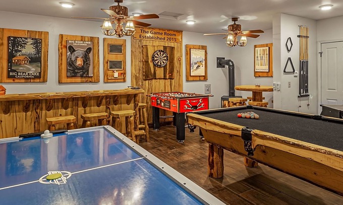 Peter Pan Cabin | Family cabin: Hot tub, firepit, game room, fenced, BBQ, movie lineup
