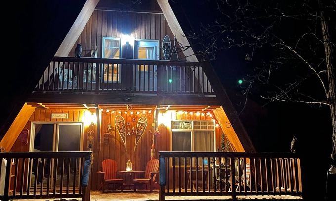 Parkland Beach Cabin | Family Cabin. Summer Village of Parkland Beach, Gull Lake AB