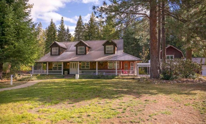 Leavenworth House | Family Cabin