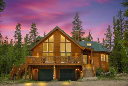 Valley of the Sun House | Family Cabin W Bunk Room & Outdoor Seating