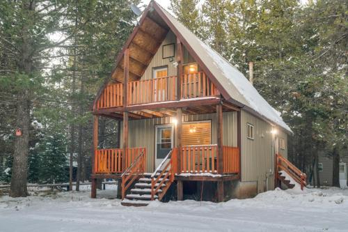Island Park House | Family Cabin with Fire Pit - 25 Miles to Yellowstone