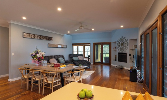 Greta House | Family Camping Paradise with Kangaroos and Nature