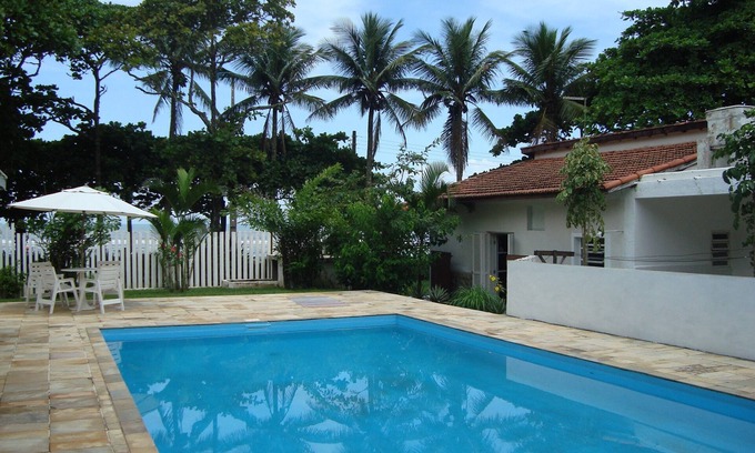 Santa Terezinha House | Family condominium facing the beach.