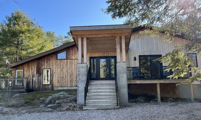 Otter Lake Cottage | Family cottage on beautiful Rankin Lake in Seguin, ON, 2 hrs from Toronto