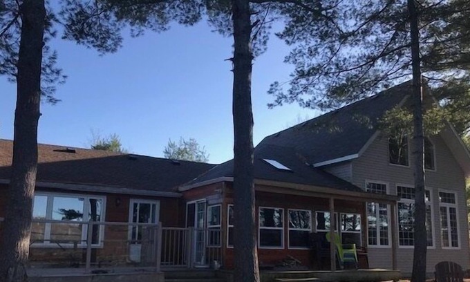Arden Cottage | Family cottage on beautiful Kennebec Lake. Enjoy fresh outdoors and water areas.