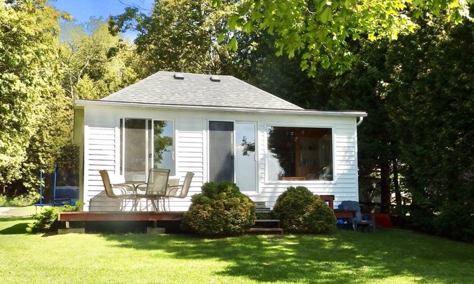 Colborne Cottage | Family Cottage on the Lake