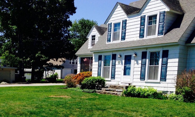 Niantic Cottage | Family Cottage Steps from the Beach!