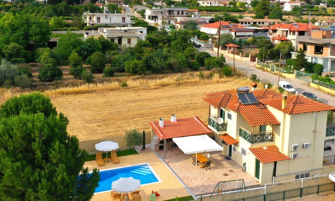 Argos House | Family Cozy VillanDiscover easily nearby lovely Nafplio, Argos &hystoric Mycenae